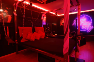 Bondagebed Rood